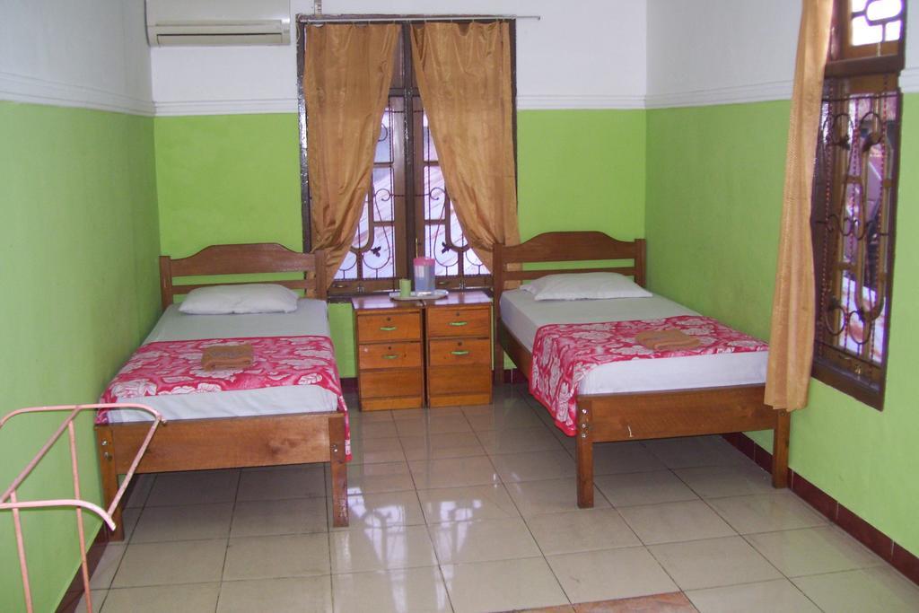 Hotel Bahagia Pangkalanbuun Exteriör bild